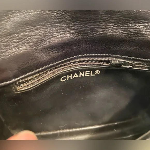 Chanel black quilted leather chained waist bag - Picture 6 of 11